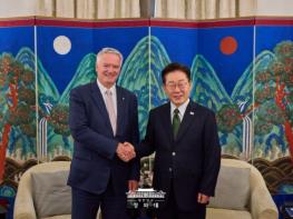 이재명 대통령, 마티아스 코먼 OECD 사무총장 접견…포용적 성장 필요성 공감 기사 이미지